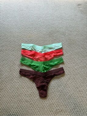 Aerie Lace Thongs - Size M - Set of 4
